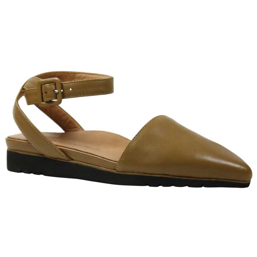 L'AMOUR DES PIEDS- Madolen Strappy Flat